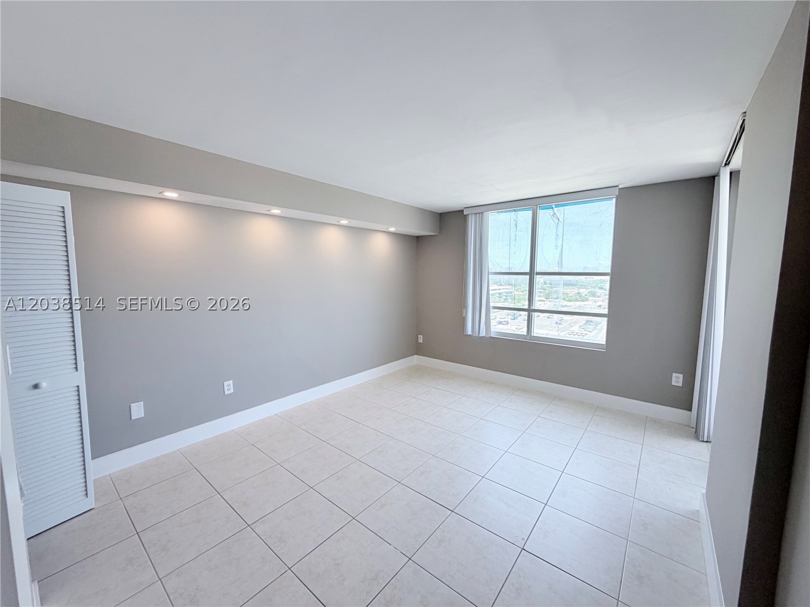 1800 Sunset Harbour Dr #1211 Miami Beach, FL 33139