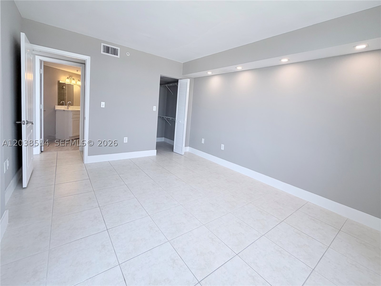 1800 Sunset Harbour Dr #1211 Miami Beach, FL 33139