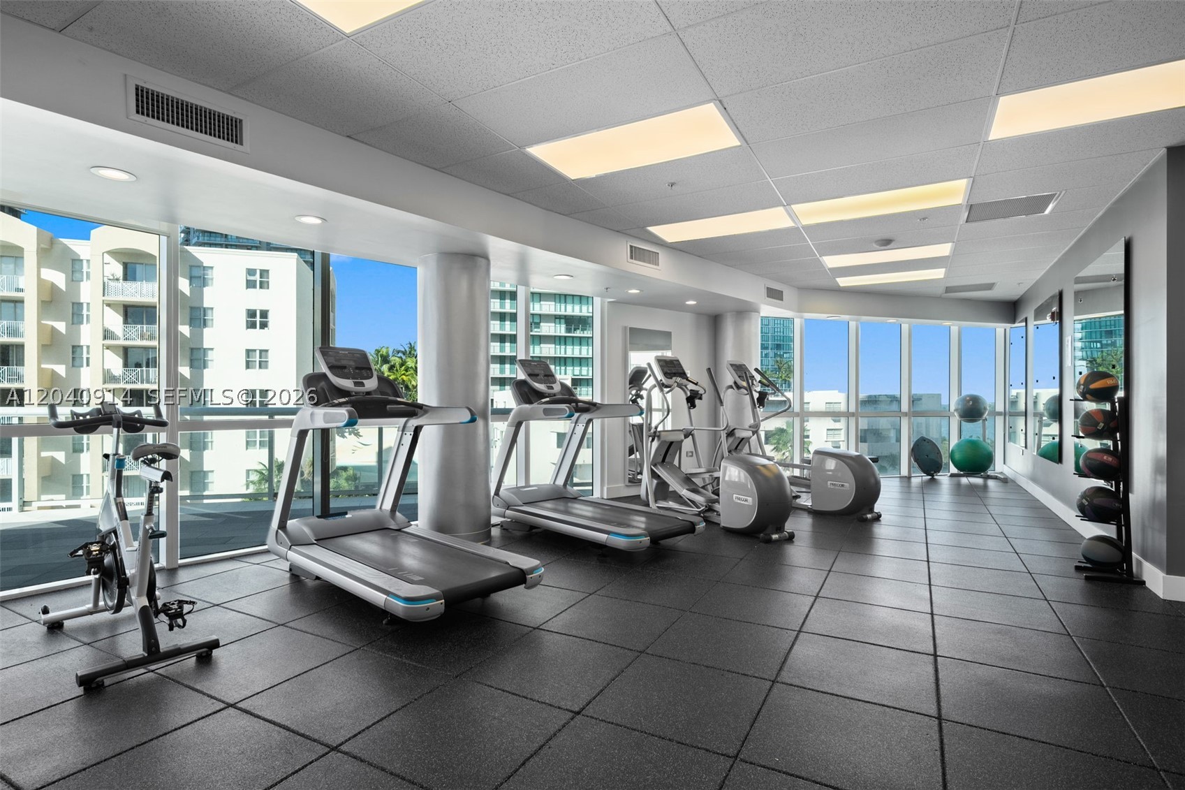 image Platinum Condominium33