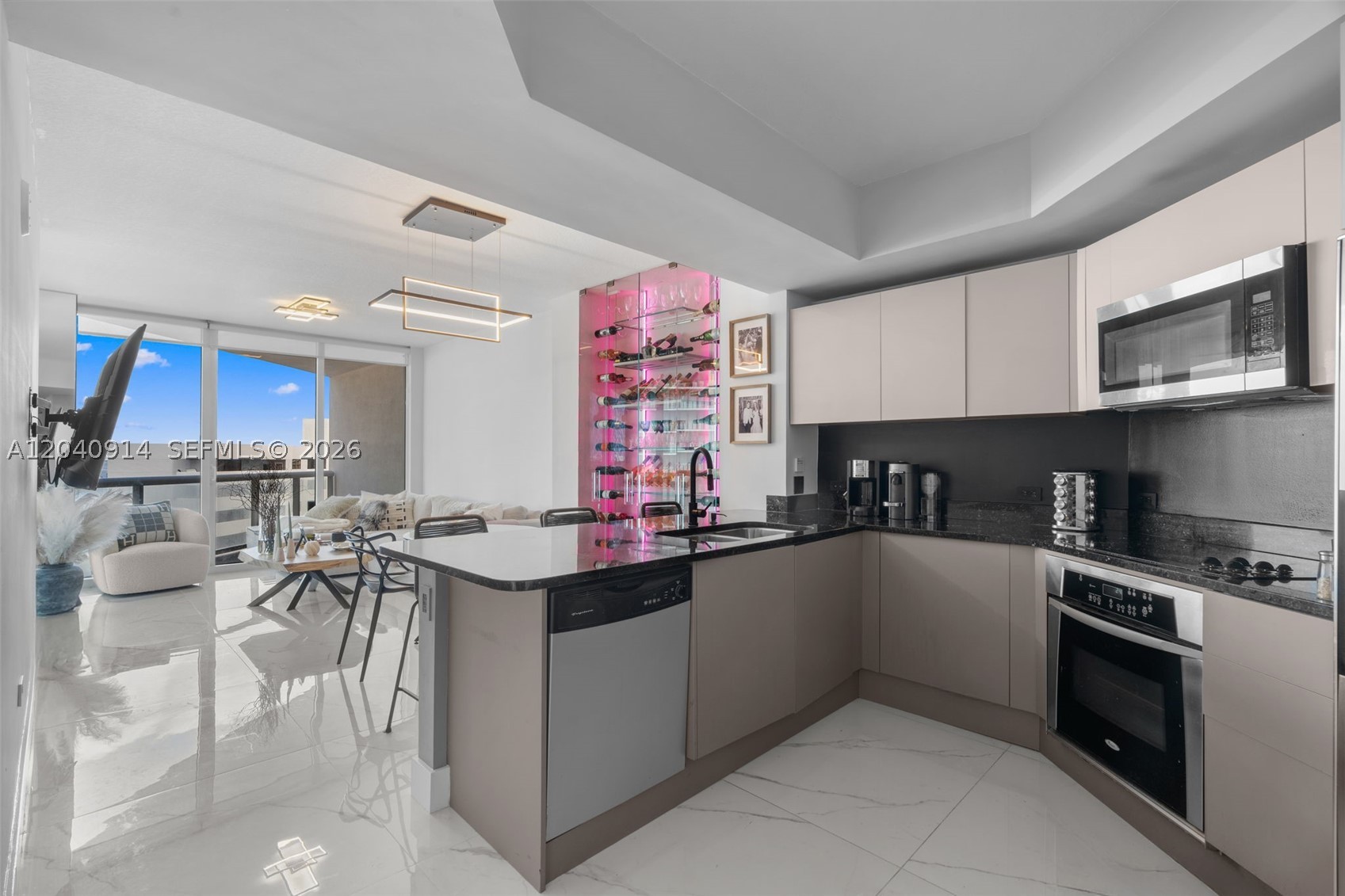 image Platinum Condominium4