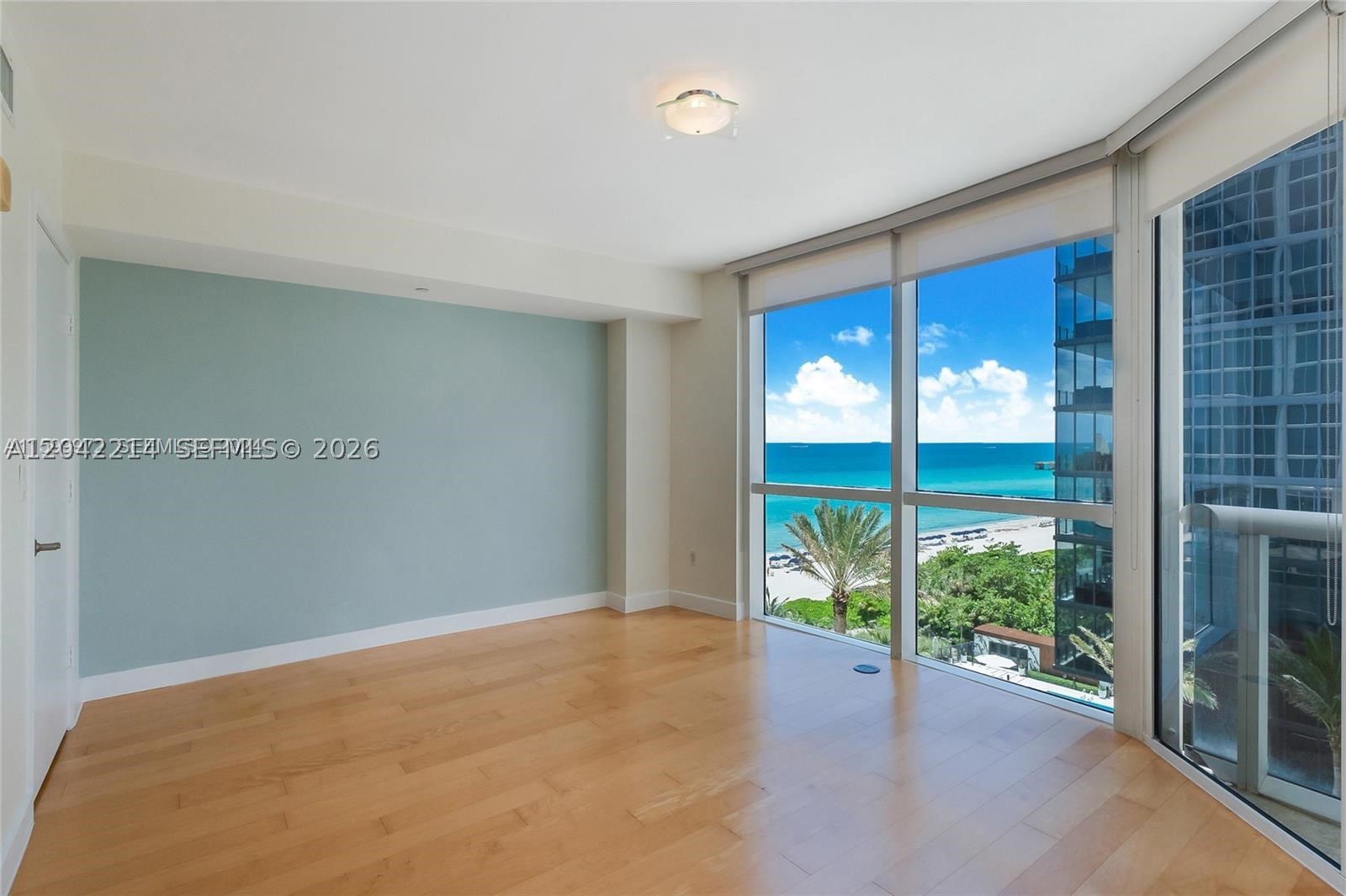 17201 Collins Ave+den #803 Sunny Isles Beach, FL 33160