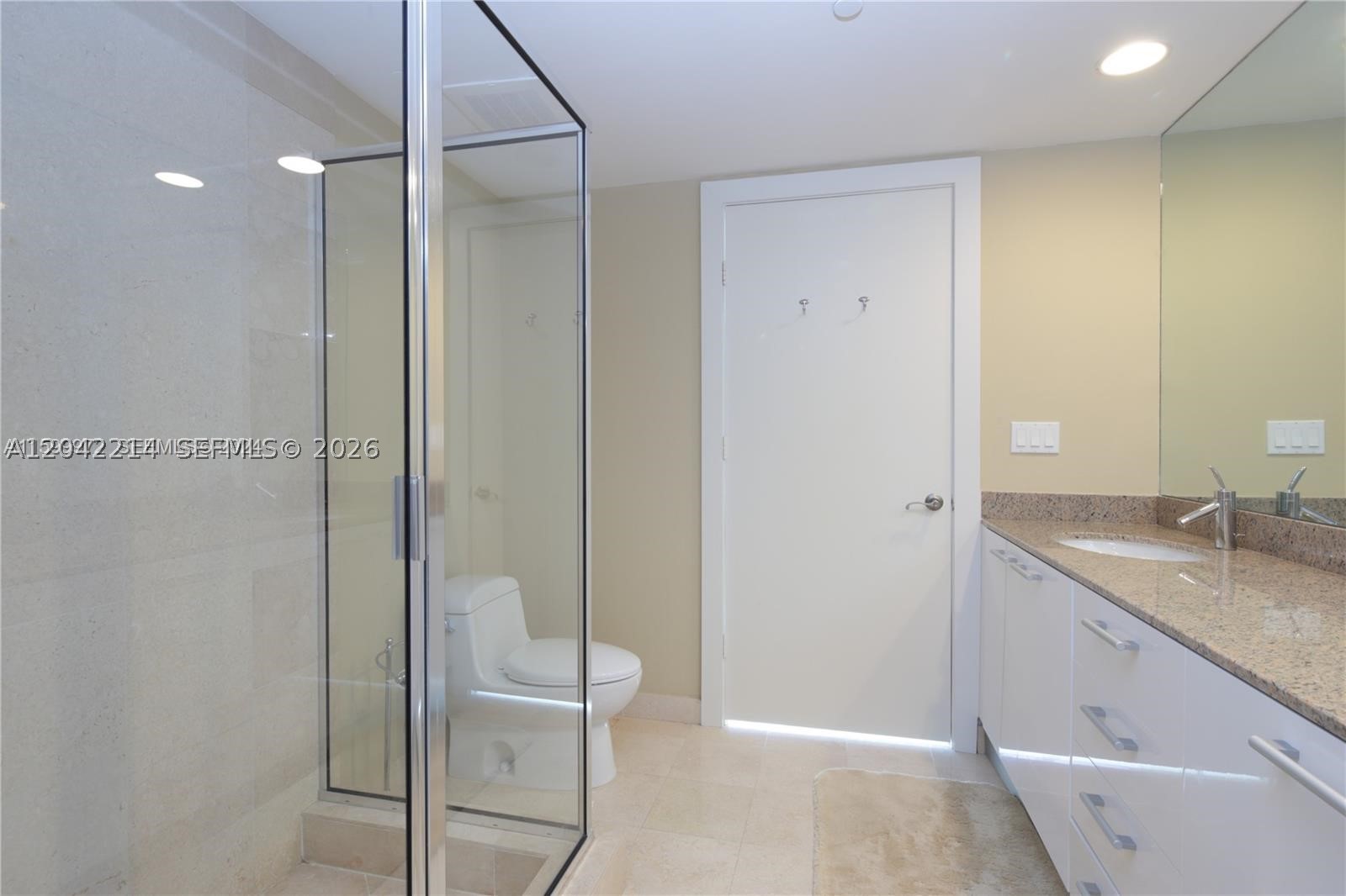 17201 Collins Ave+den #803 Sunny Isles Beach, FL 33160