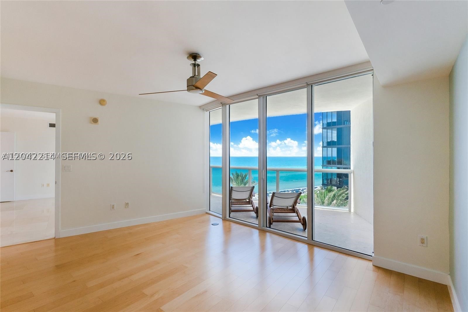17201 Collins Ave+den #803 Sunny Isles Beach, FL 33160