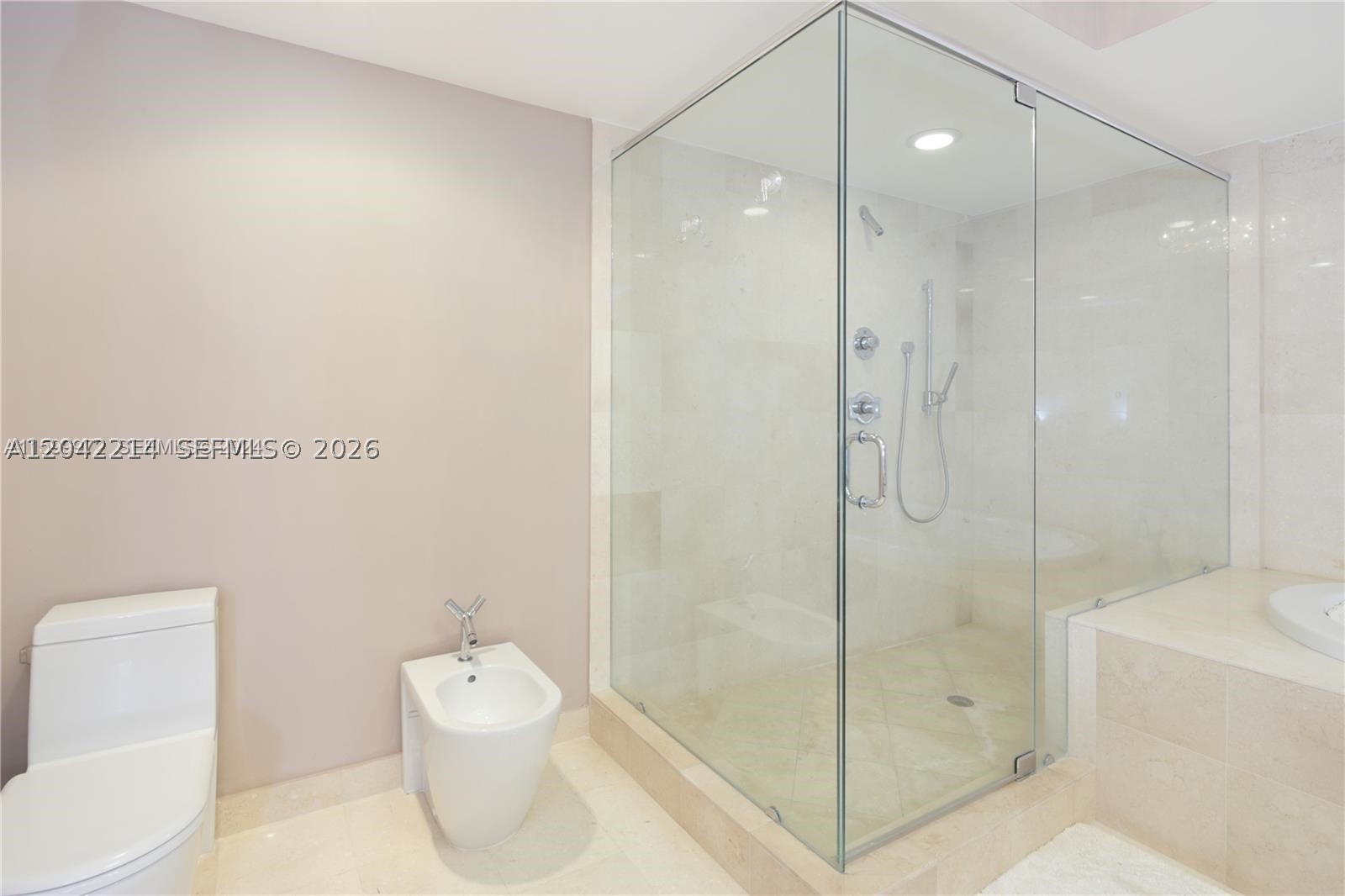17201 Collins Ave+den #803 Sunny Isles Beach, FL 33160