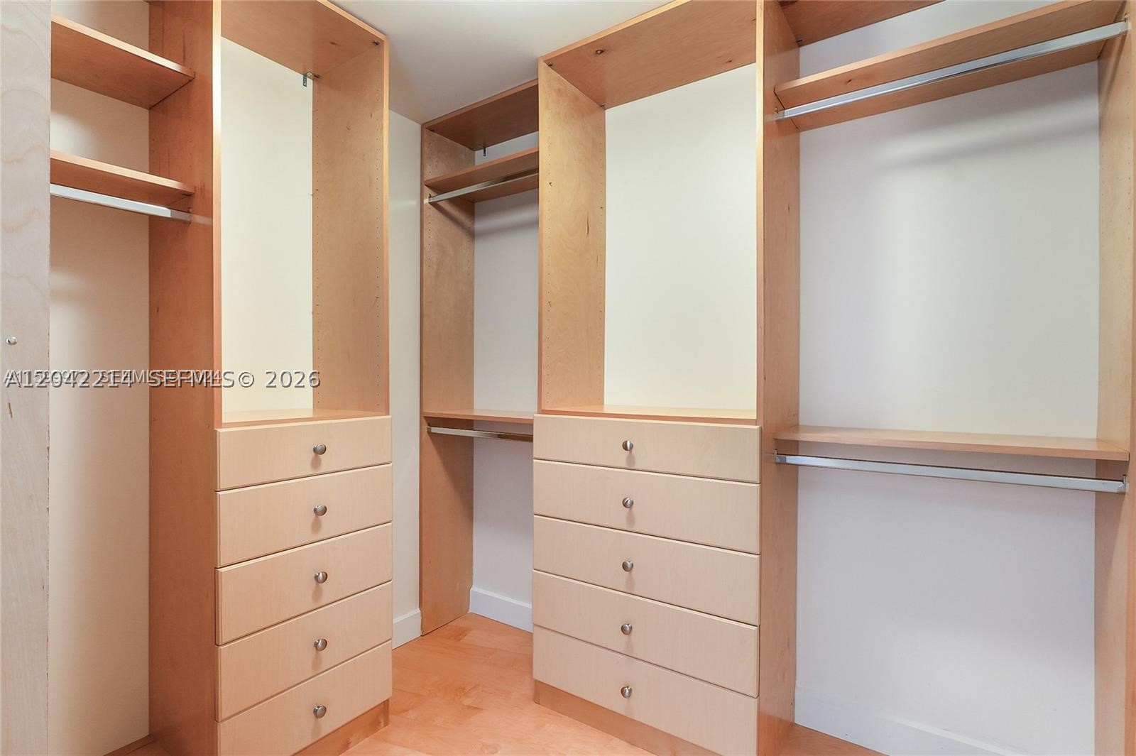 17201 Collins Ave+den #803 Sunny Isles Beach, FL 33160