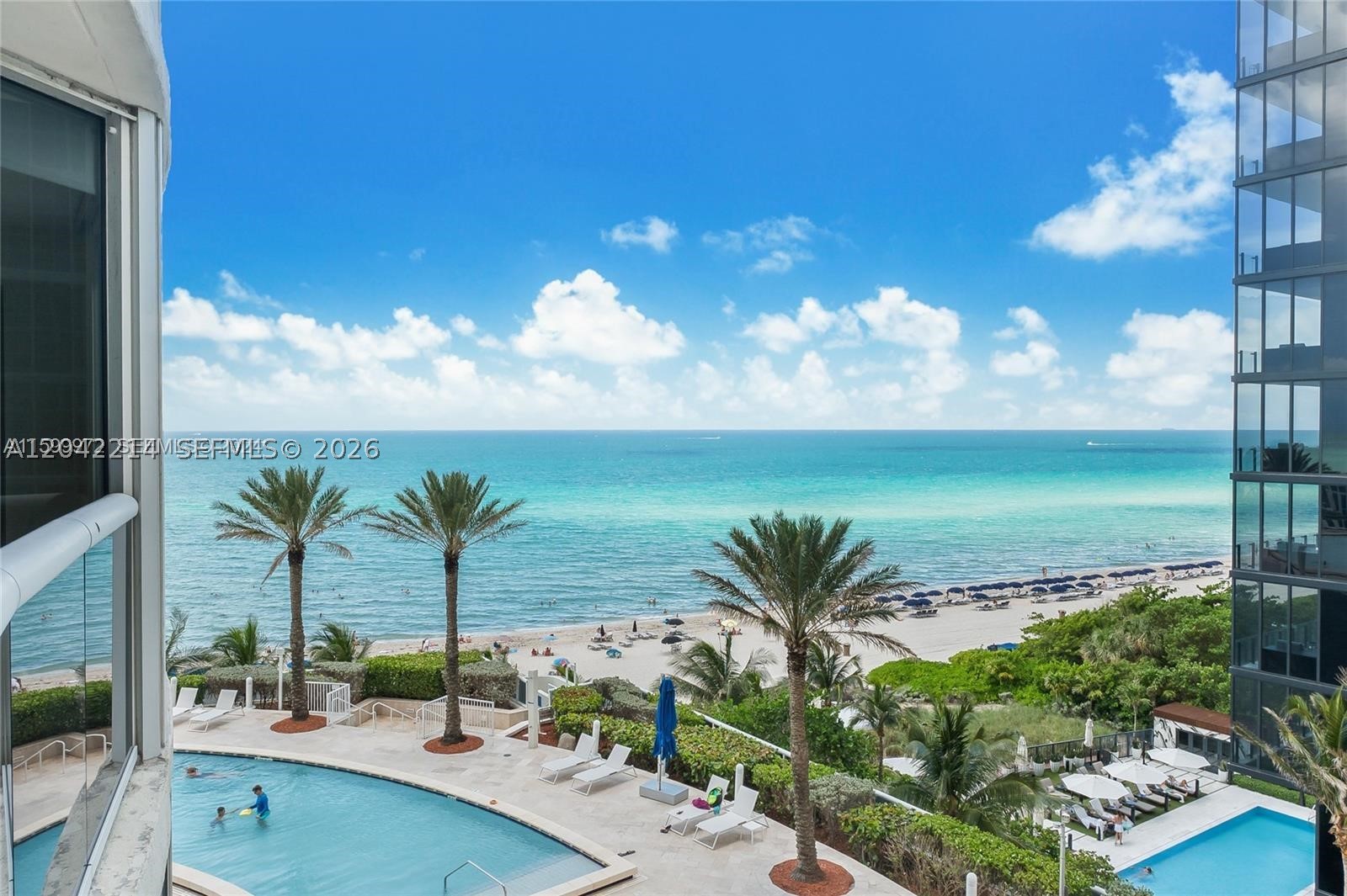 17201 Collins Ave+den #803 Sunny Isles Beach, FL 33160
