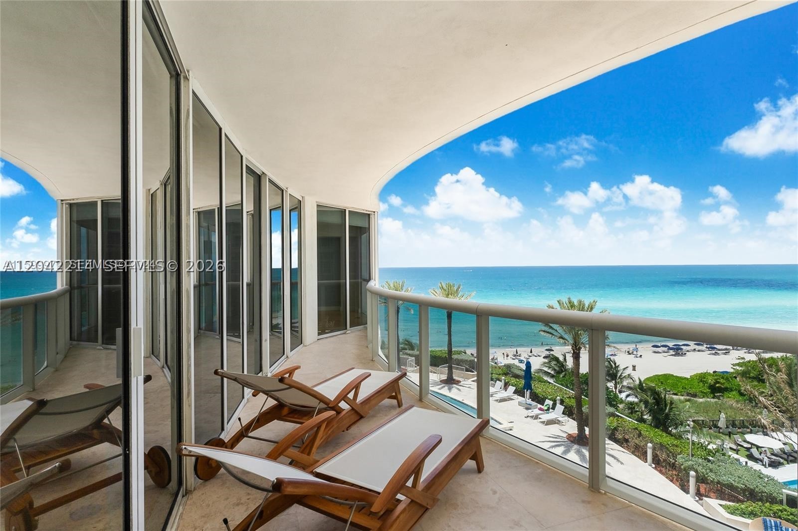 17201 Collins Ave+den #803 Sunny Isles Beach, FL 33160