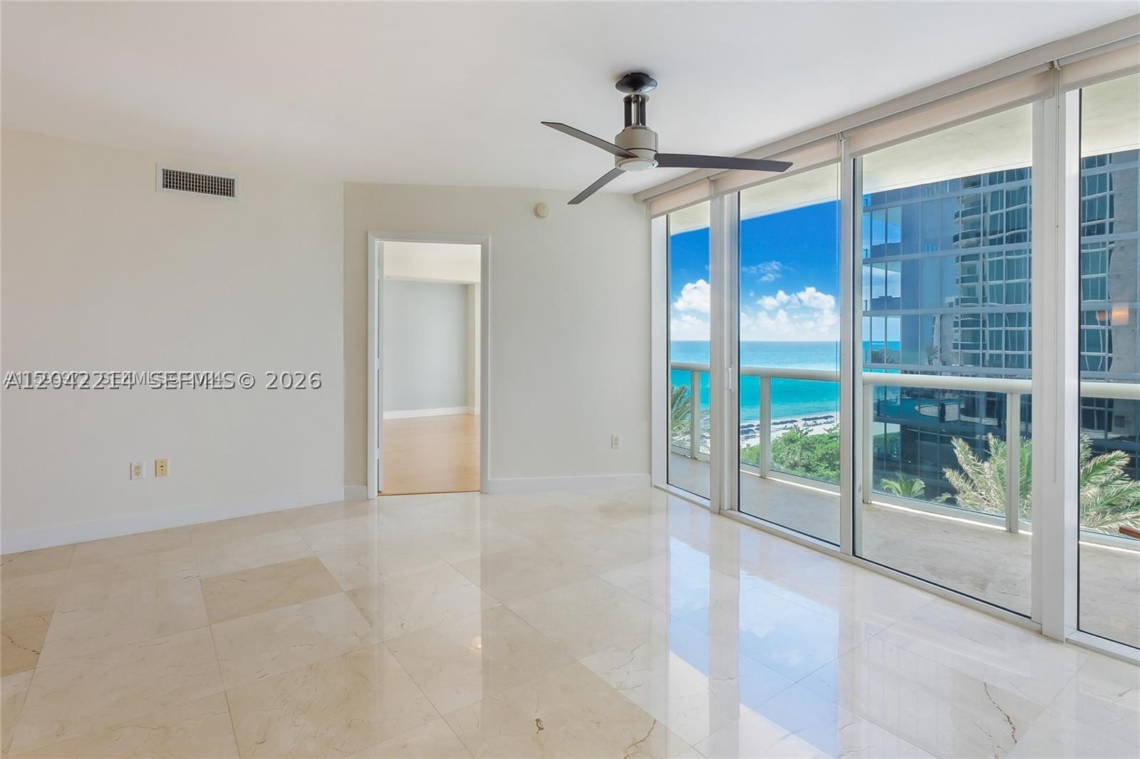 17201 Collins Ave+den #803 Sunny Isles Beach, FL 33160
