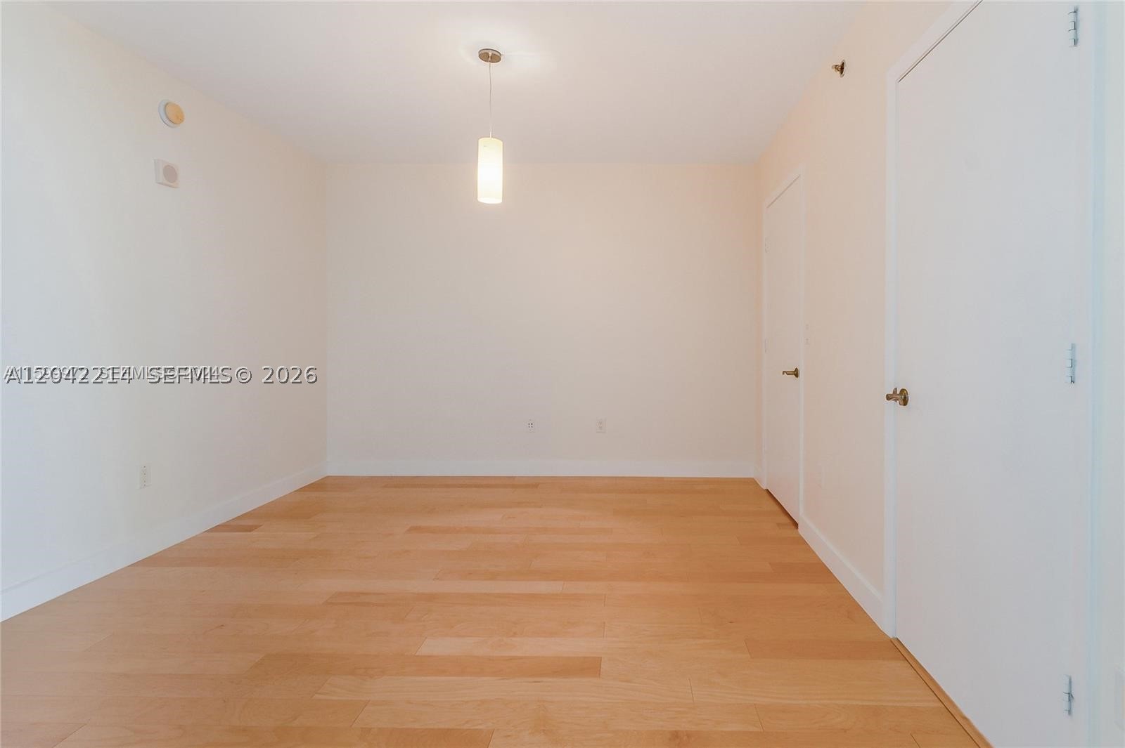 17201 Collins Ave+den #803 Sunny Isles Beach, FL 33160