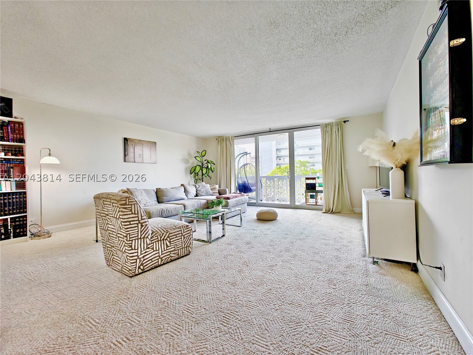 400 NE 12th Ave #306