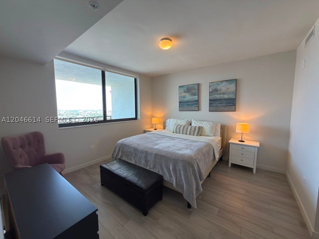 image Nine at Mary Brickell Village10