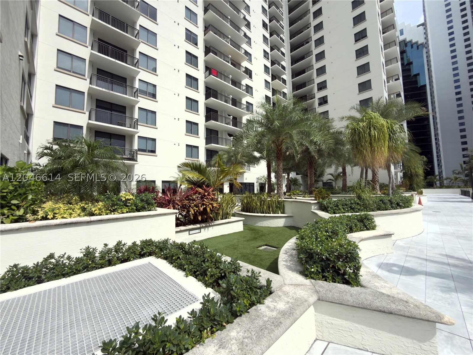 image Nine at Mary Brickell Village20