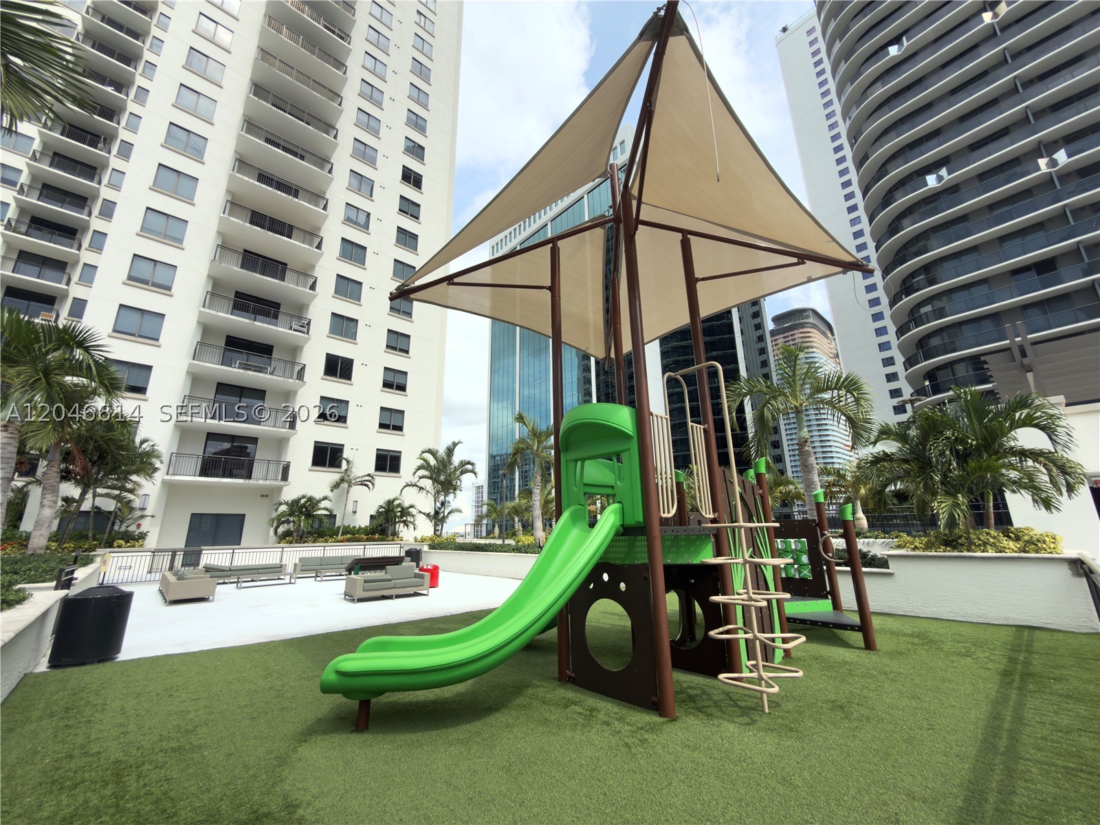 image Nine at Mary Brickell Village23