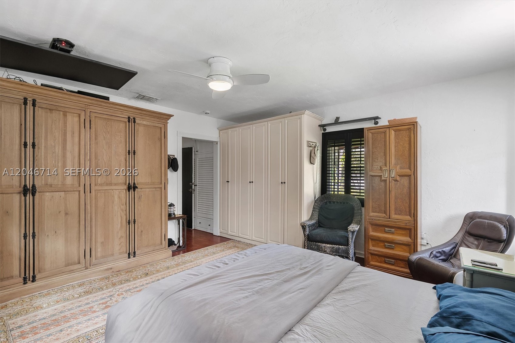 8276 E Dixie Hwy Miami, FL 33138