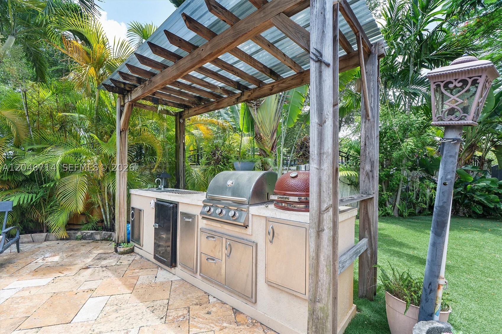 8276 E Dixie Hwy Miami, FL 33138