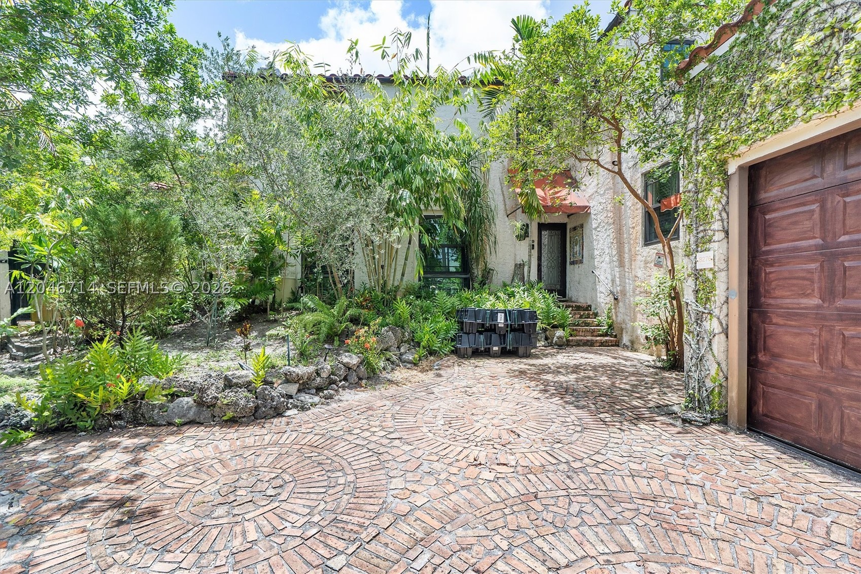 8276 E Dixie Hwy Miami, FL 33138