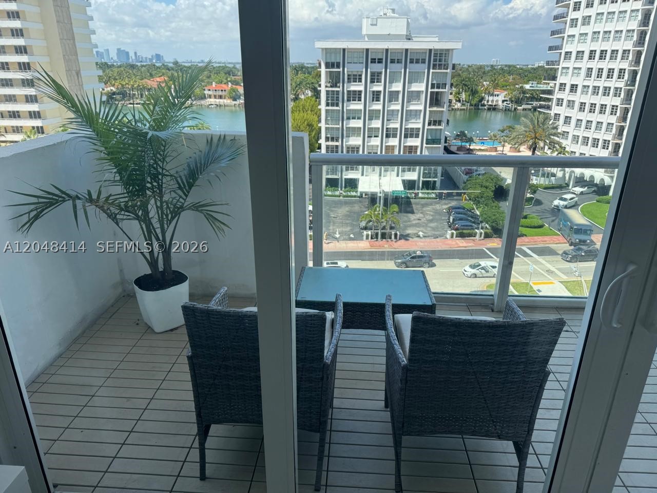 5601 Collins Ave #823