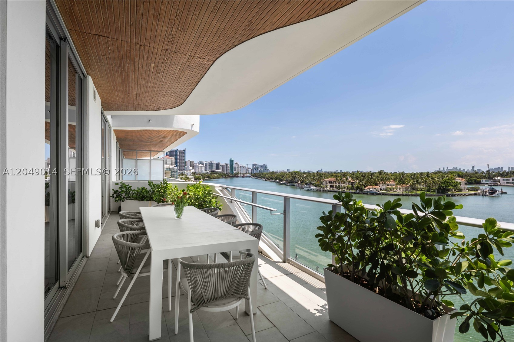 image Monaco Yacht Club & Residences Miami Beach35