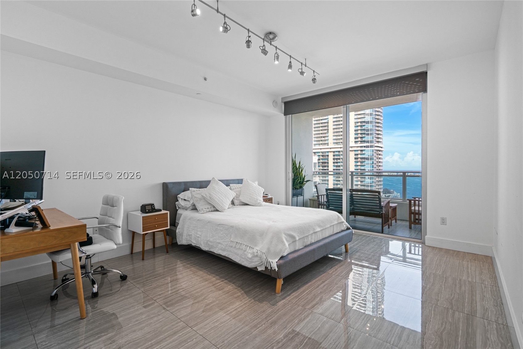 image The Bond on Brickell18