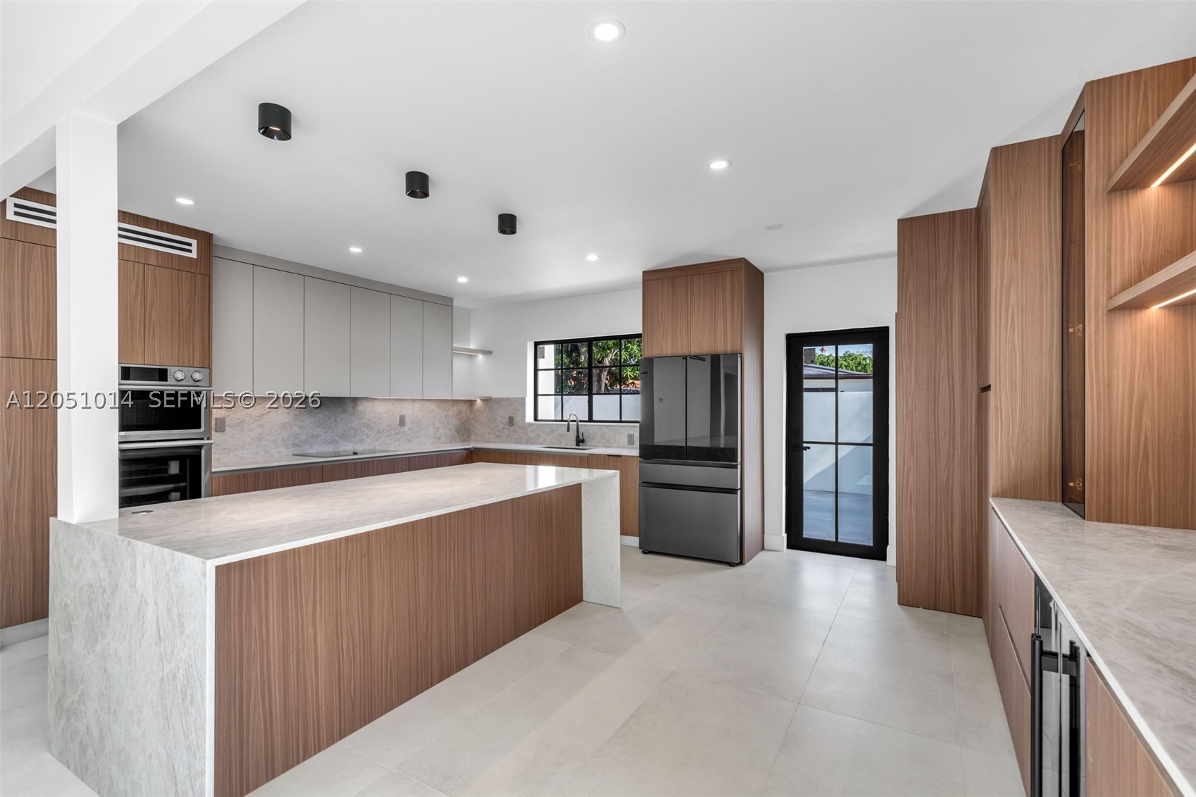 1760 SW 16th Ter Miami, FL 33145