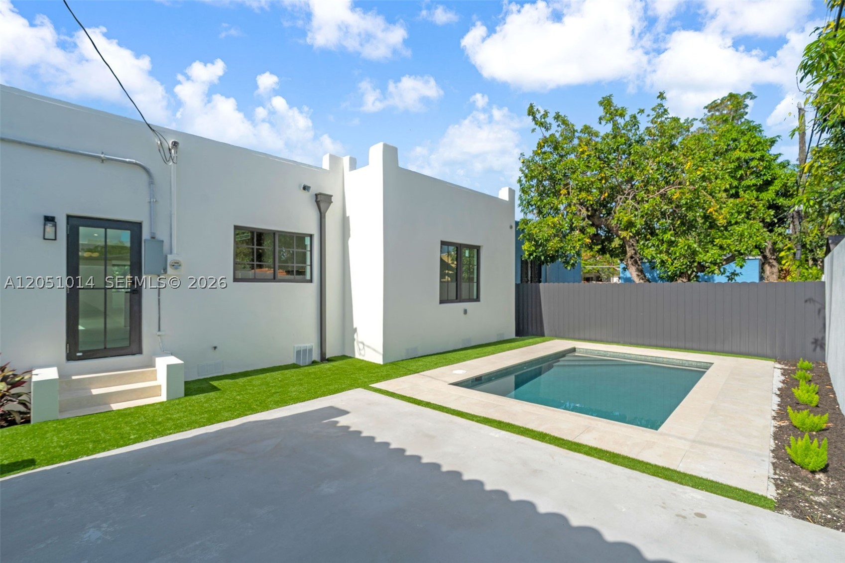 1760 SW 16th Ter Miami, FL 33145