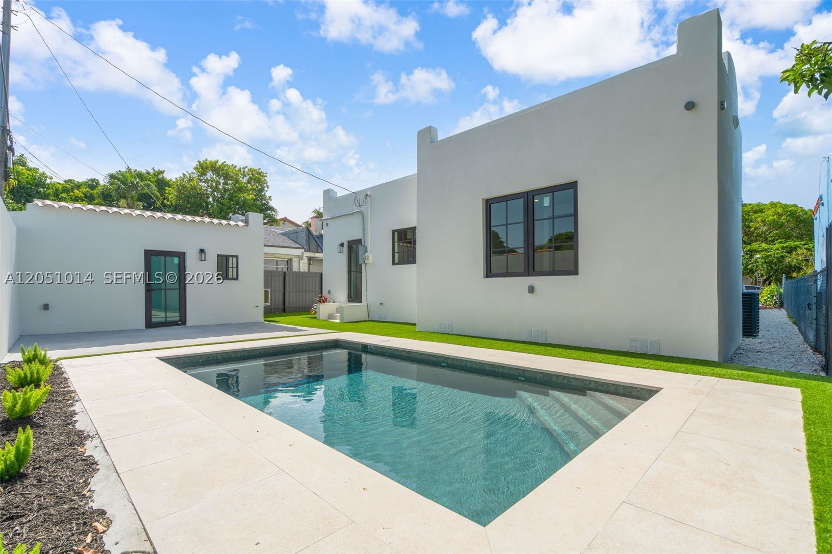 1760 SW 16th Ter Miami, FL 33145