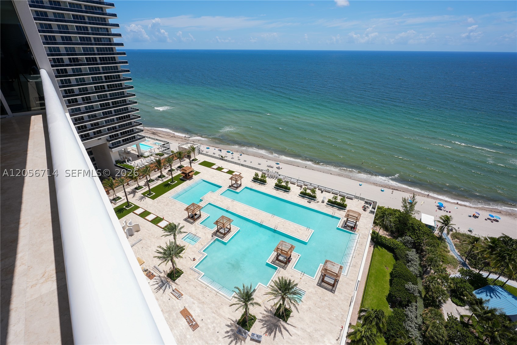 image Beach Club 137