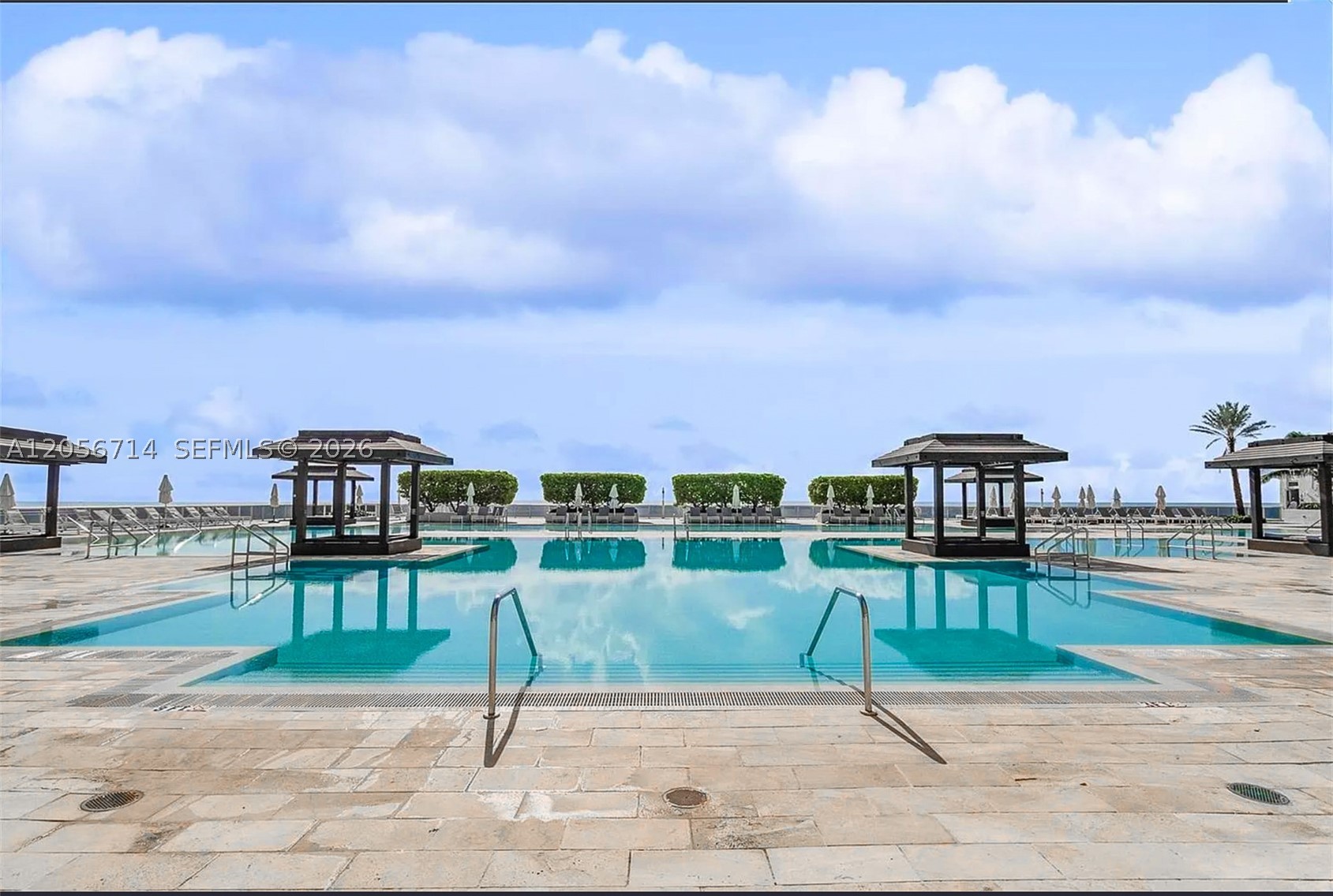 image Beach Club 150