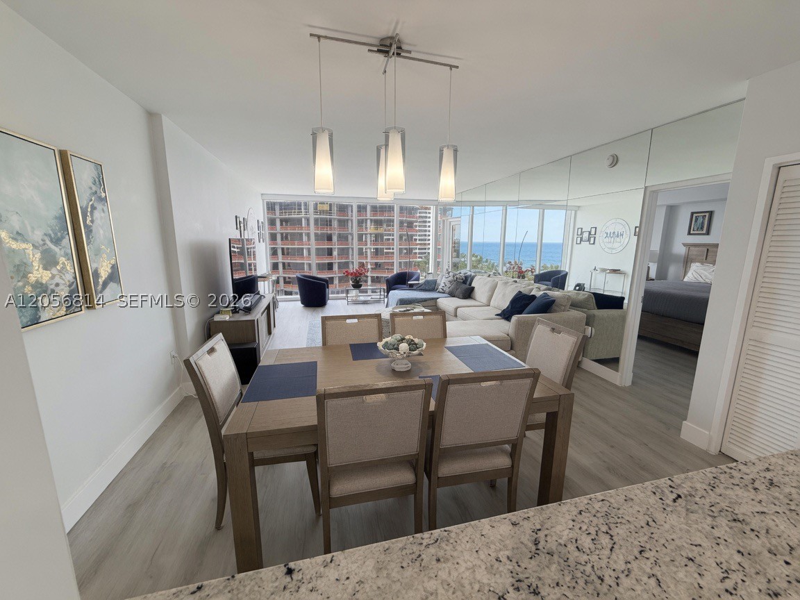 image Harbour House3