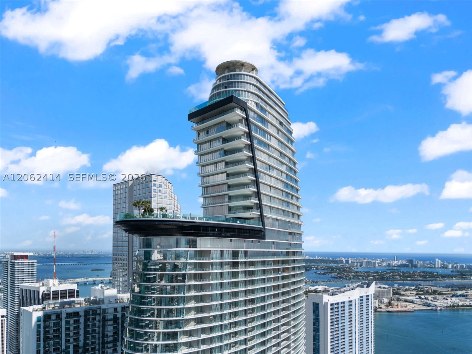 image Aston Martin Residences1