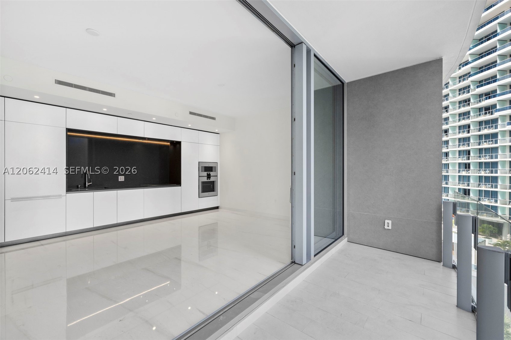 image Aston Martin Residences27
