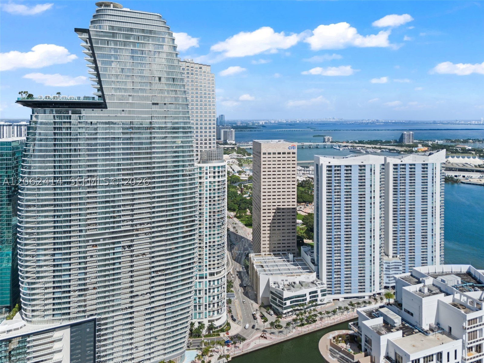 image Aston Martin Residences31