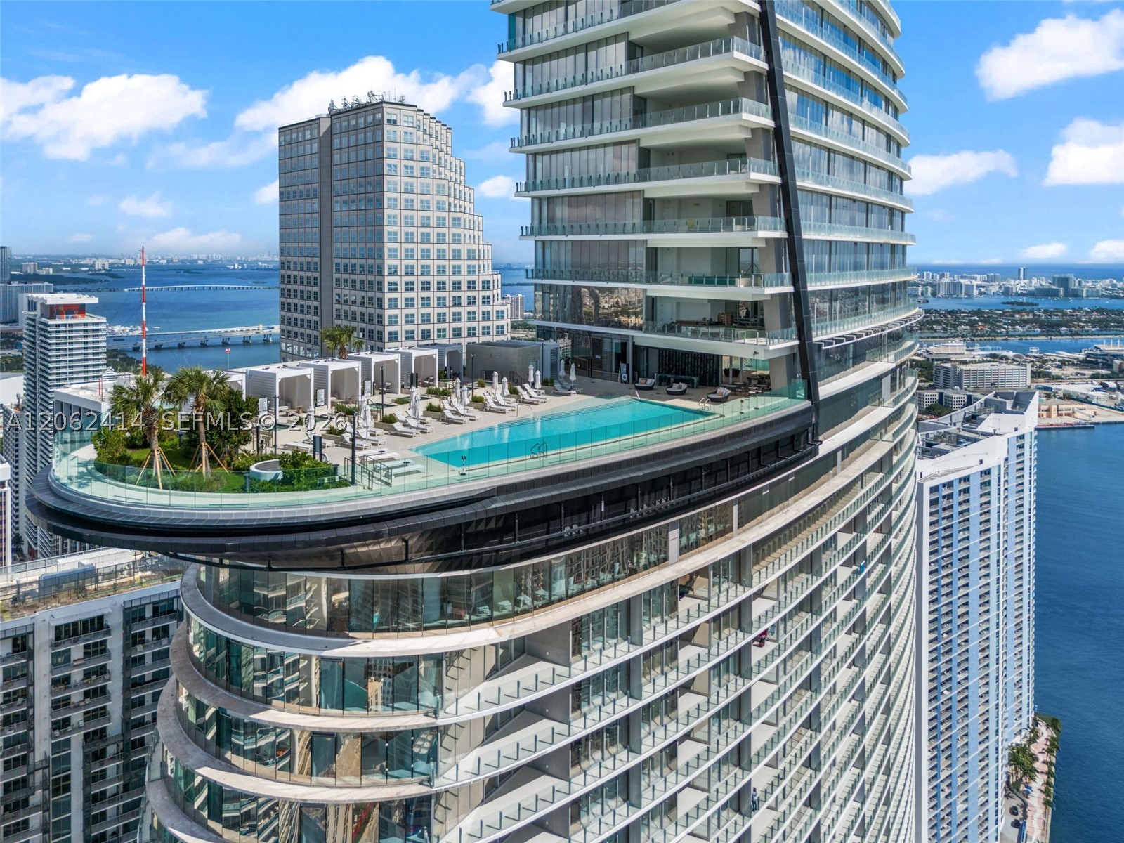 image Aston Martin Residences33