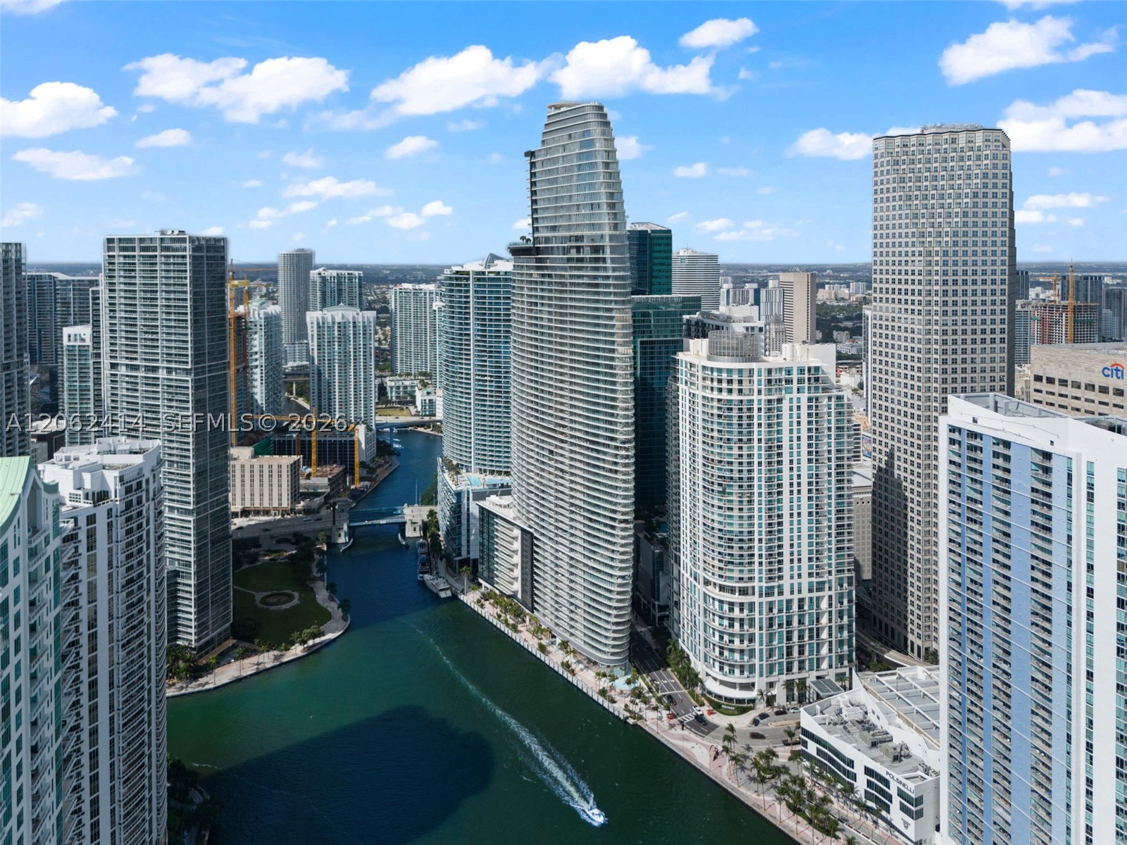 image Aston Martin Residences36