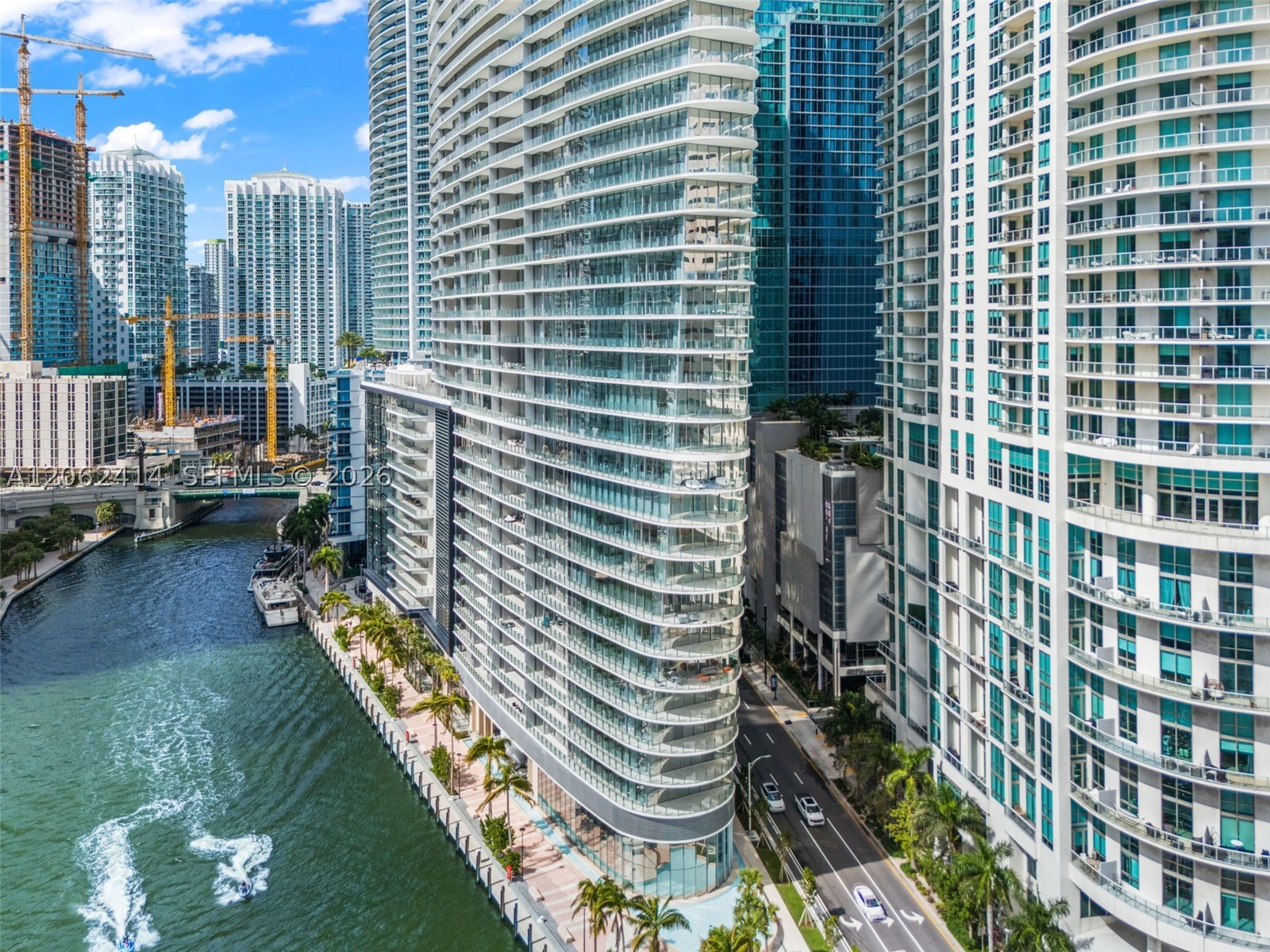image Aston Martin Residences38