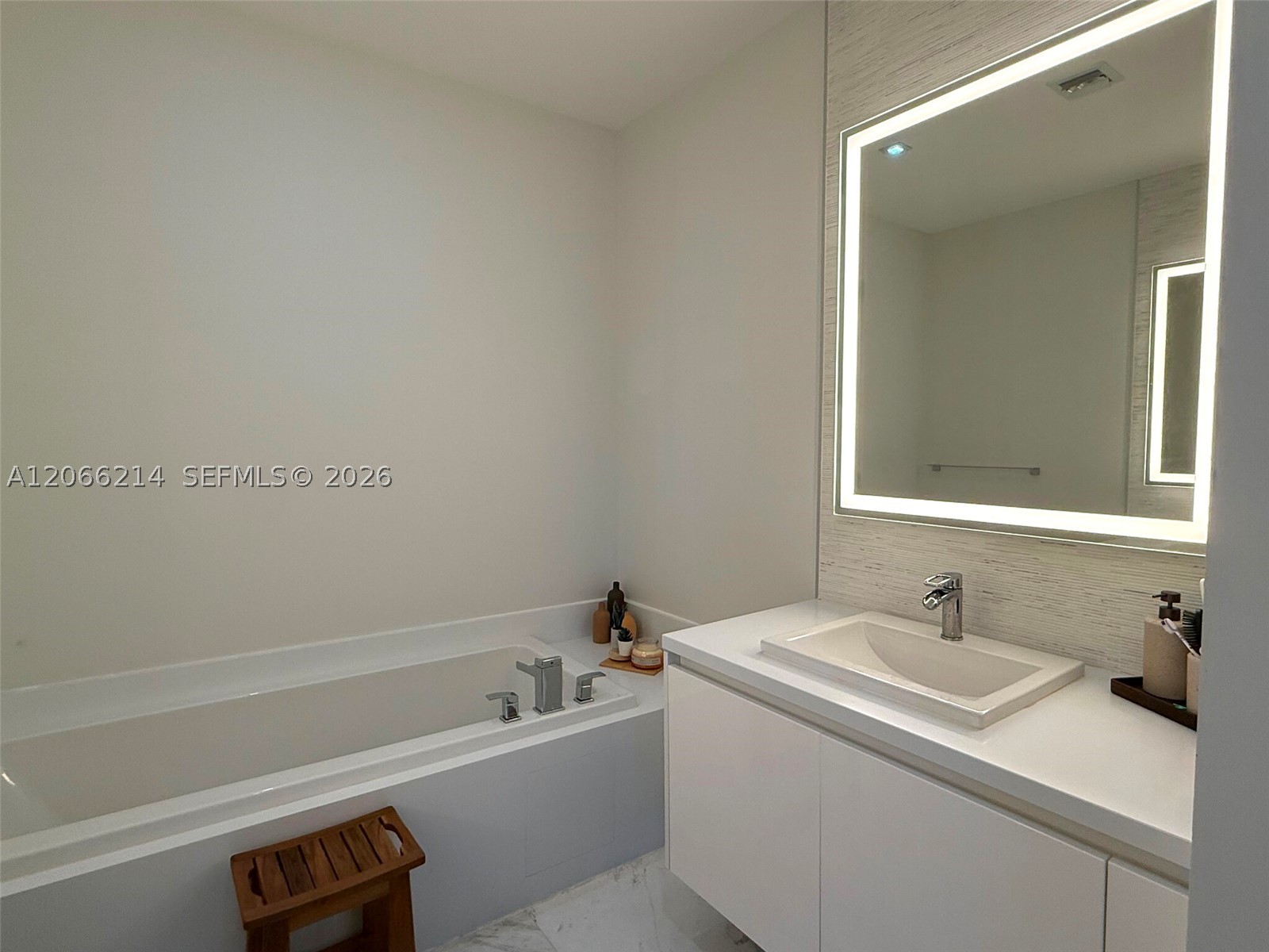 701 N Fort Lauderdale Blvd #214 Fort Lauderdale, FL 33304
