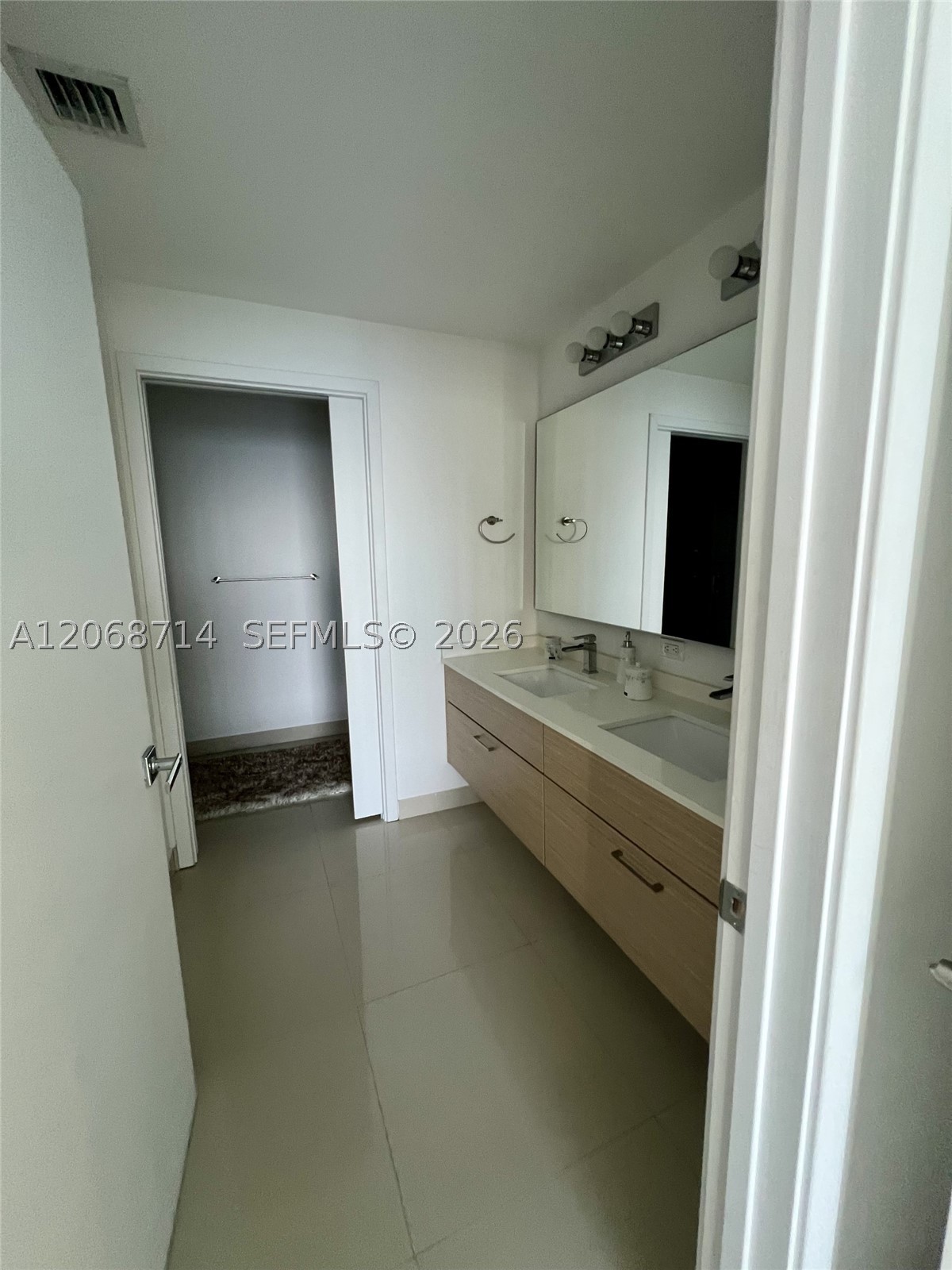 image Bay House11
