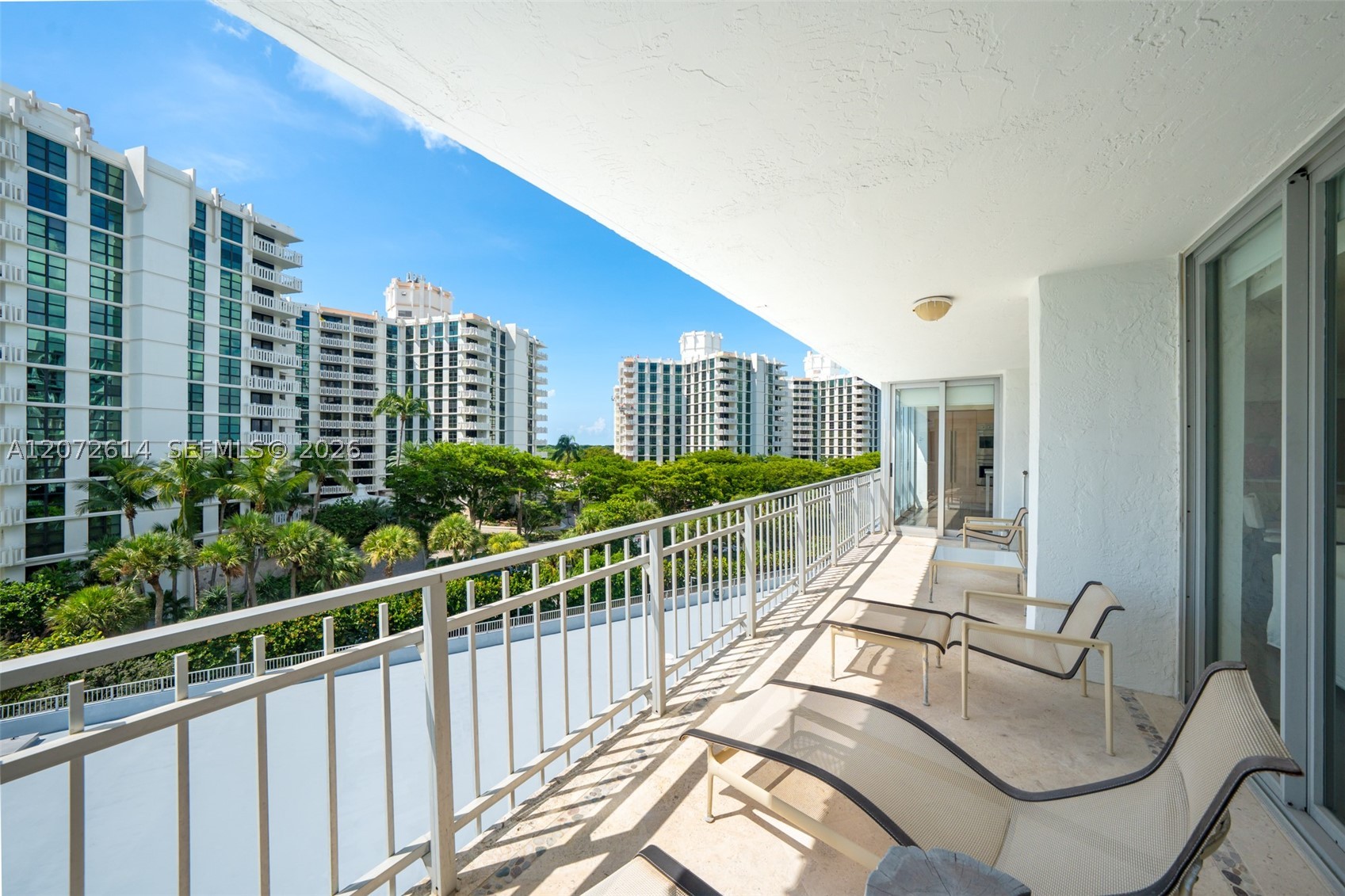 600 Grapetree Dr #6BS Key Biscayne, FL 33149