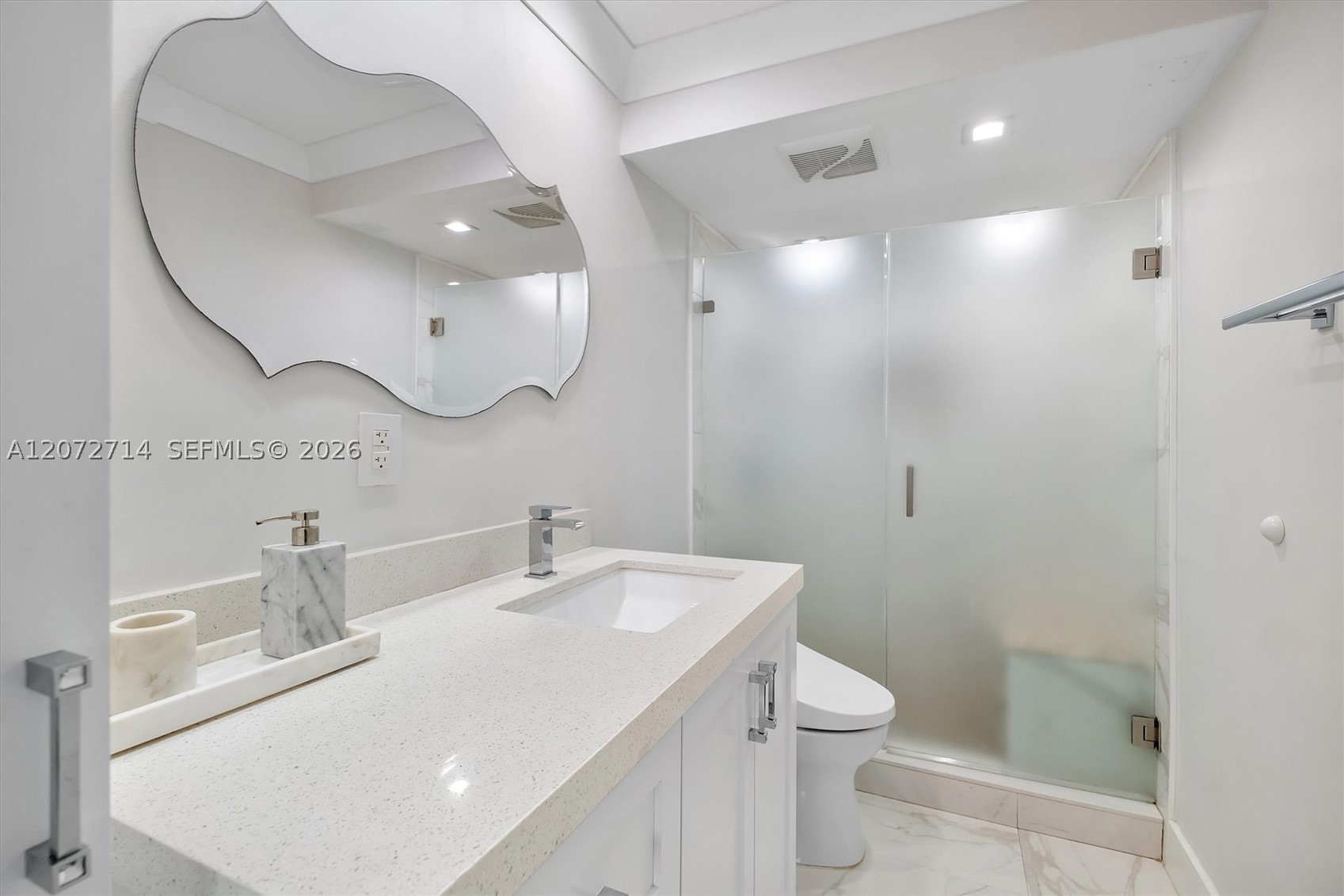 5555 Collins Ave #16B Miami Beach, FL 33140