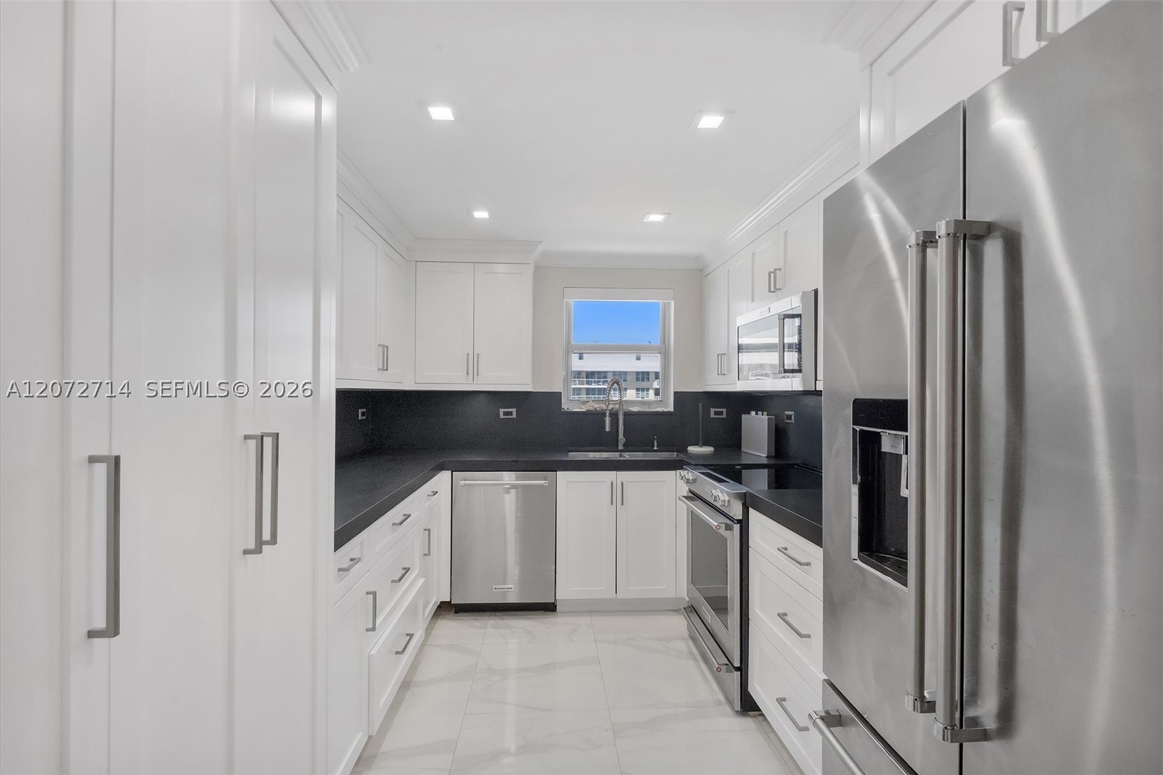 5555 Collins Ave #16B Miami Beach, FL 33140