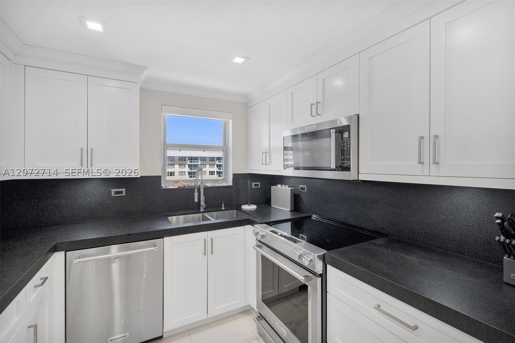 5555 Collins Ave #16B Miami Beach, FL 33140
