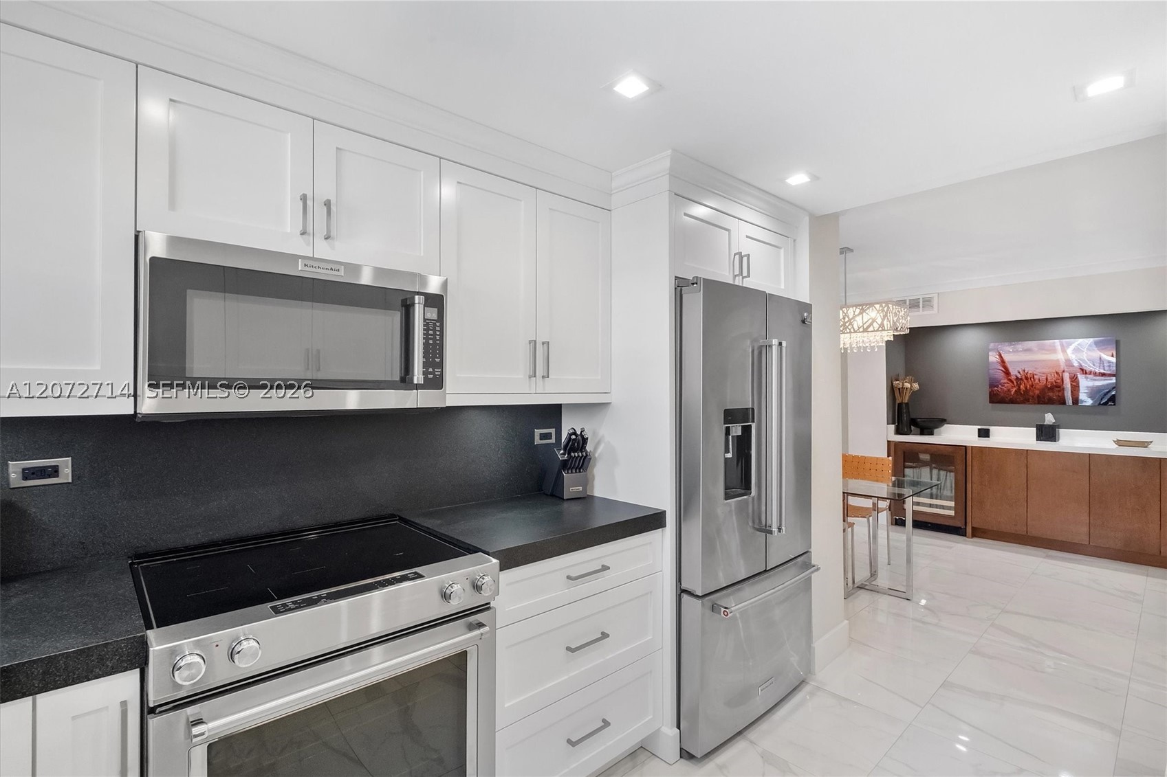 5555 Collins Ave #16B Miami Beach, FL 33140