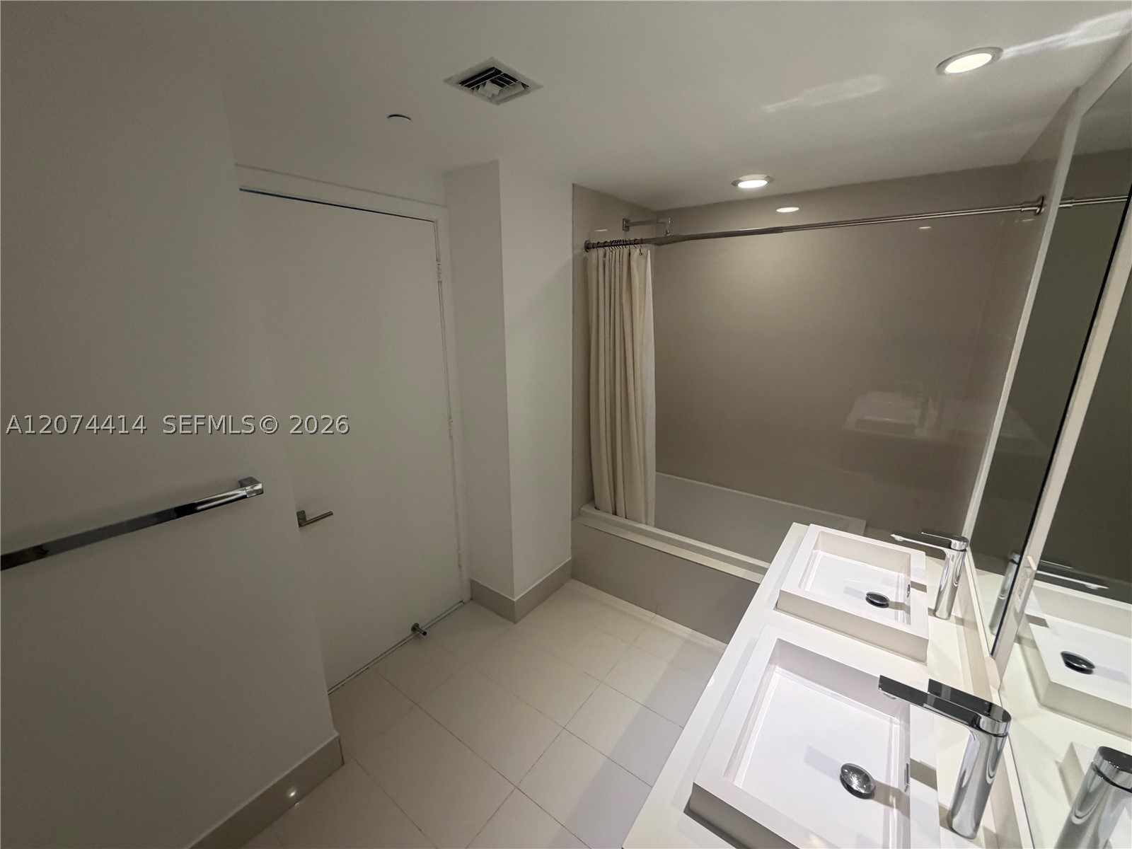 image Brickell Heights East12