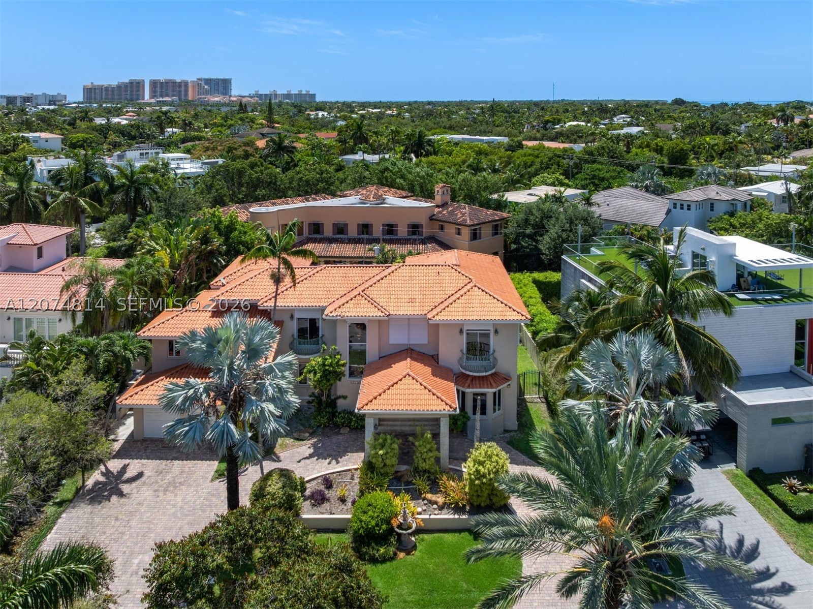 501 Bay Ln Key Biscayne, FL 33149