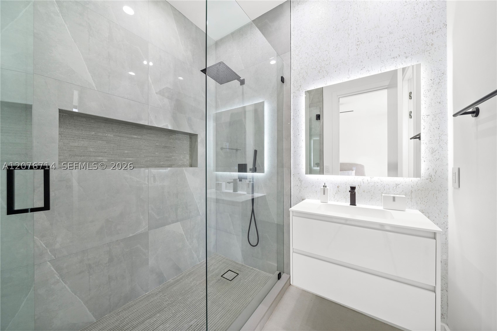 1629 NE 4th Pl Fort Lauderdale, FL 33301
