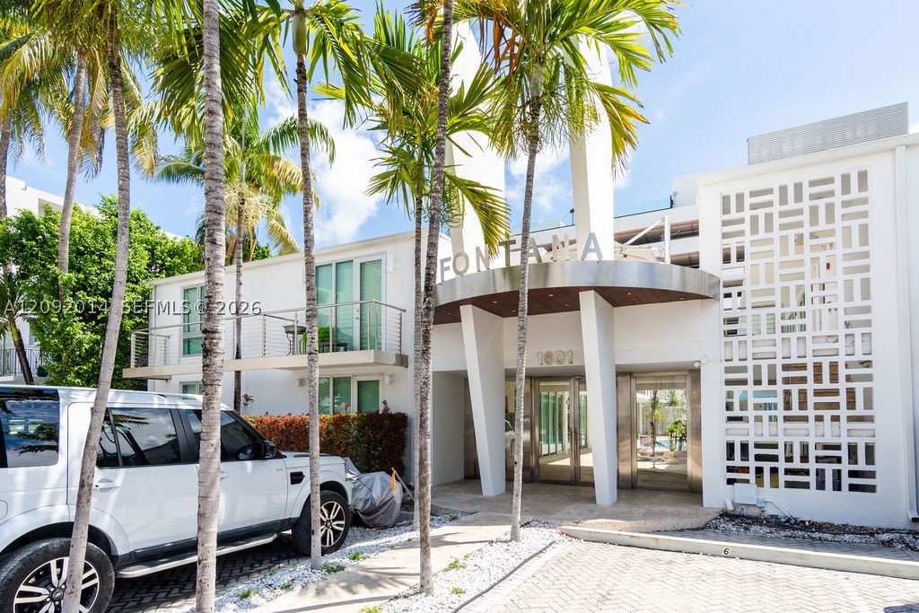 1601 West Ave #209