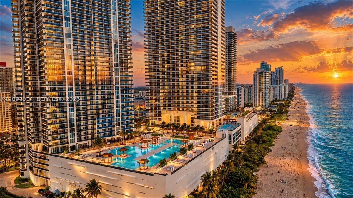 image Beach Club 225