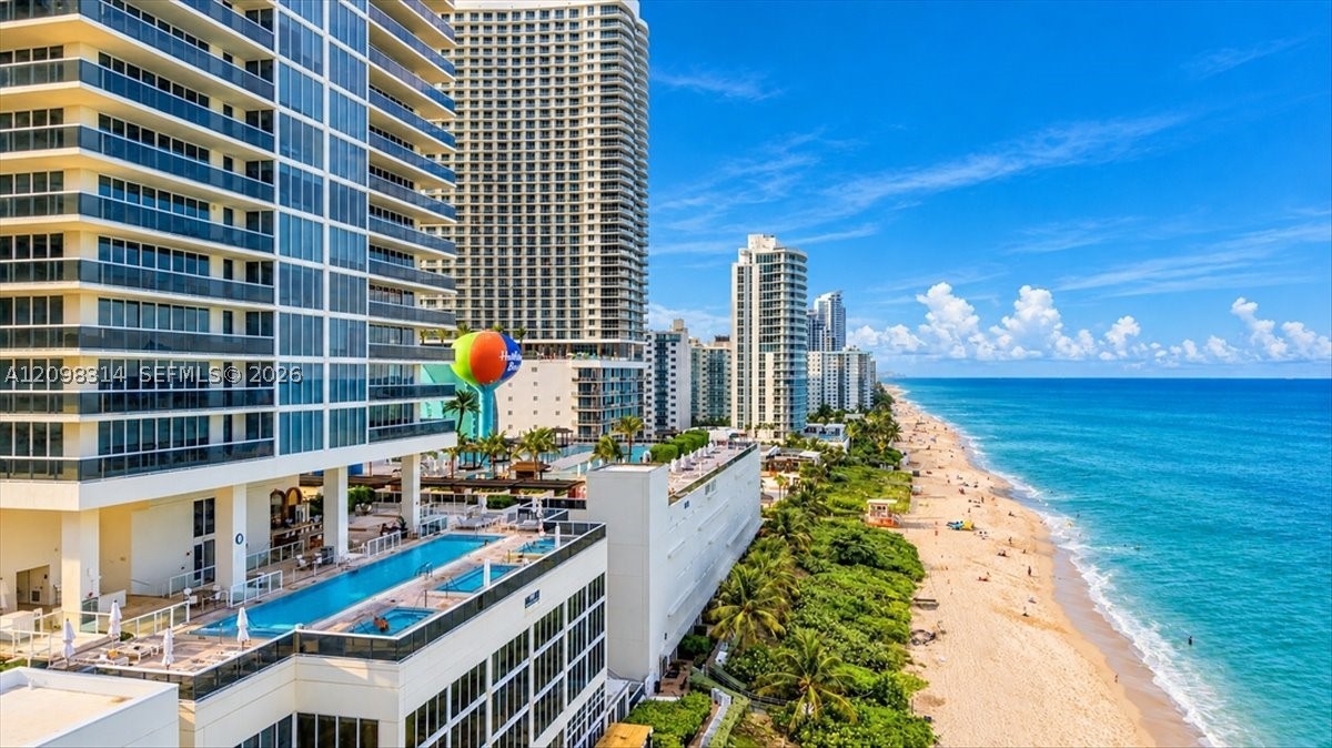 image Beach Club 229