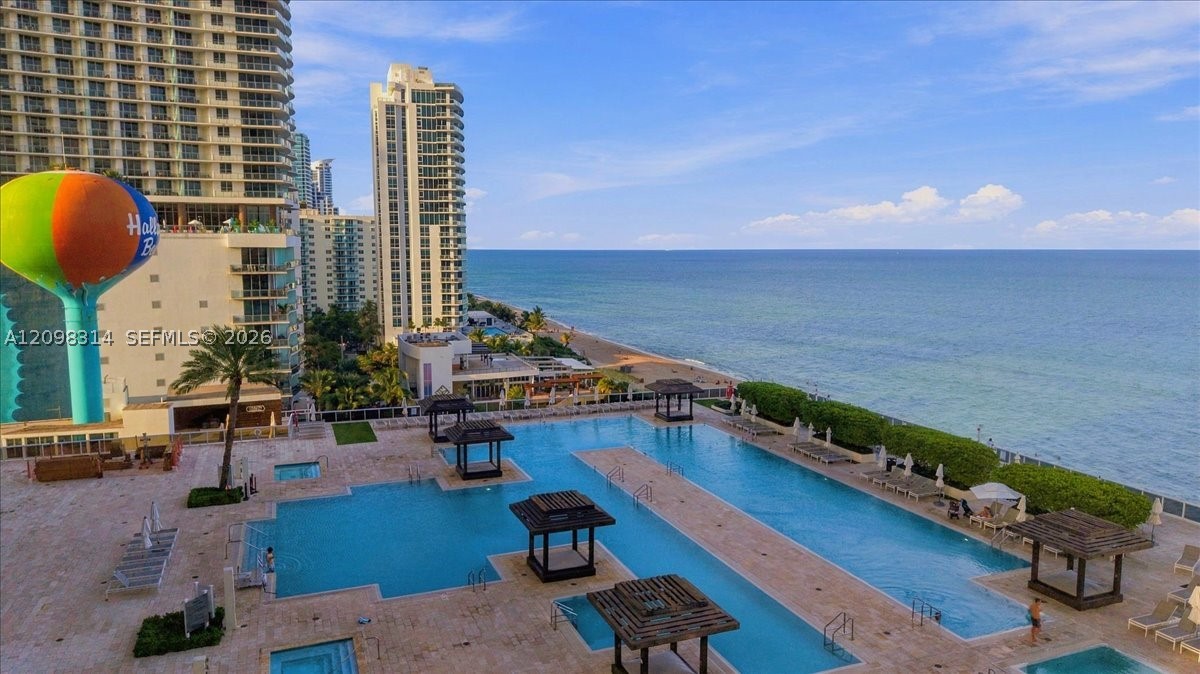 image Beach Club 230