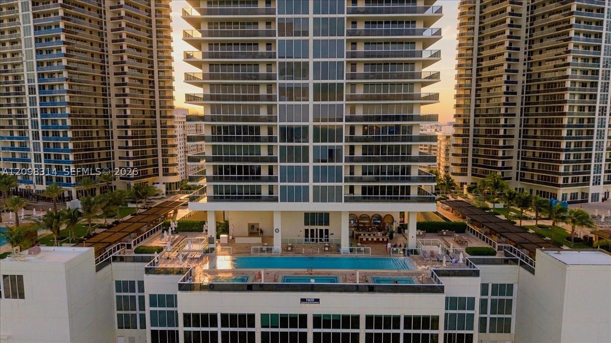 image Beach Club 232